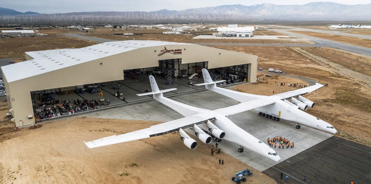 ������ Stratolaunch ������� ������� � �����������