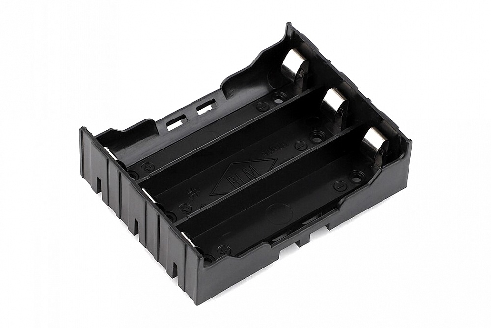 ³��� ���������� (�� 3 �������� 18650)