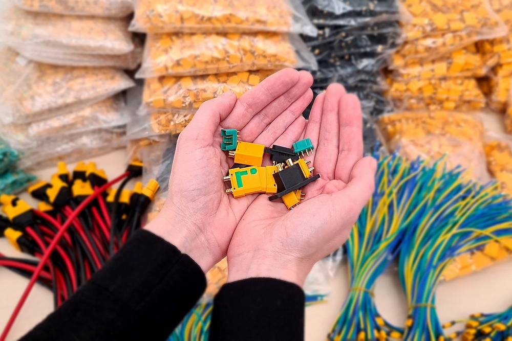 AMS-XT90S-F2.G.Y_02m-original