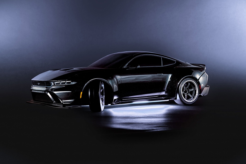 10590-WHT-TRAXXAS (2)