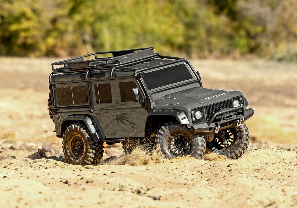 82256-4-trx-4-defender-action-slvr-2458