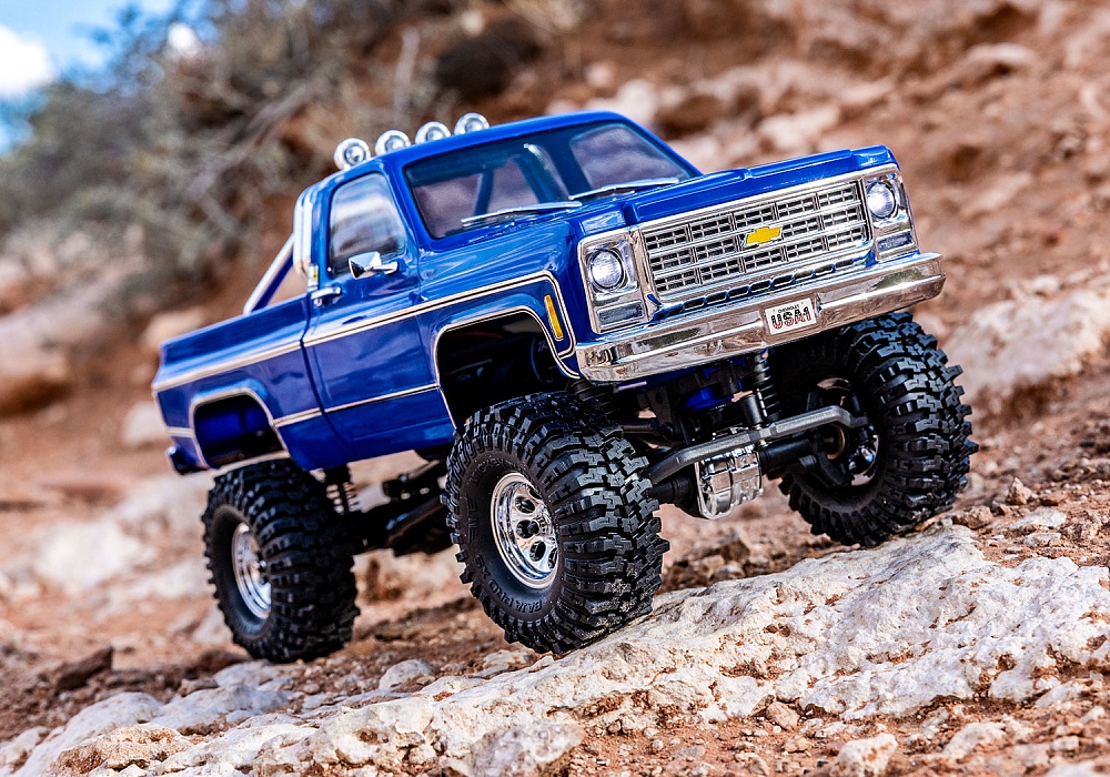 97064-1-TRX-4M-K10-Blue-Action-7710