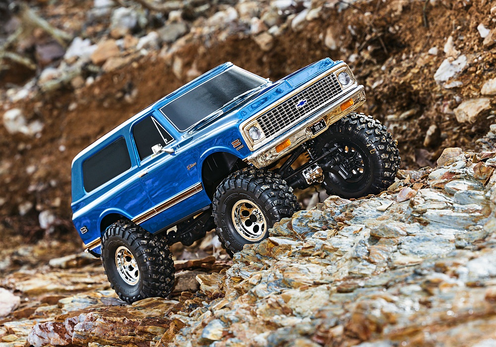 92086-4-TRX4-72-Blazer-High-Trail-Action-Blue-1431