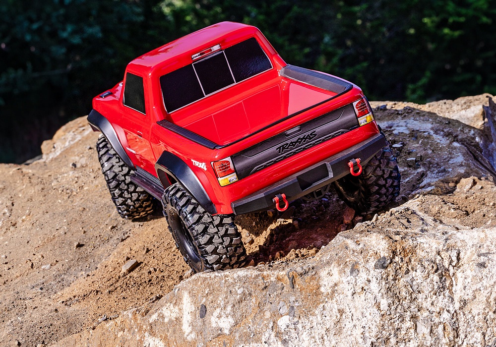82224-4-TRX4-Sport-Clipless-Action-RED-Rear-Rocks-2895