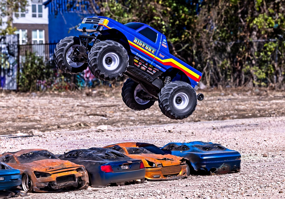 BIGFOOT-4X4-BL-2S-TRAXXAS-67134-4 (15)