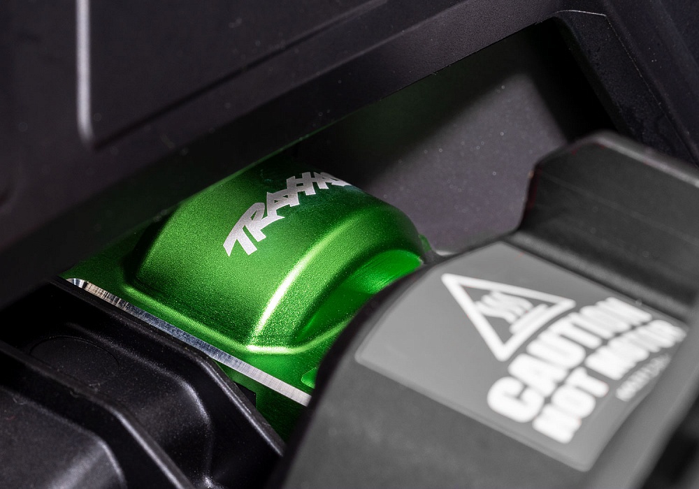 78097-4-xrt-ultimate-transmission-cover-8532-grn_1