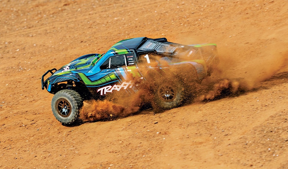 68077-468077-4-slash-4x4-ultimate-green-action-dirt-left-dx1i0866