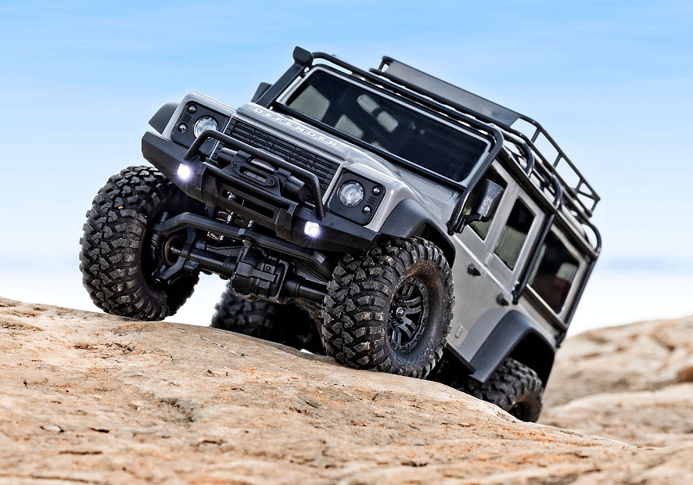 97054-1-defender-action-silver-9820
