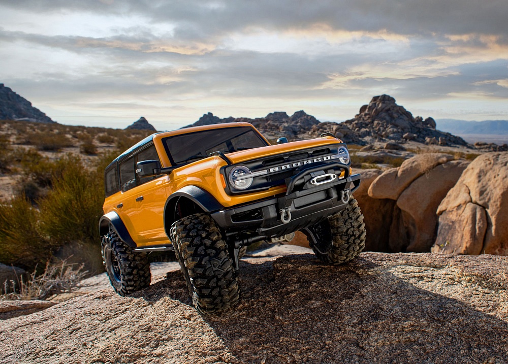 92076-4-2021-bronco-orange-8239