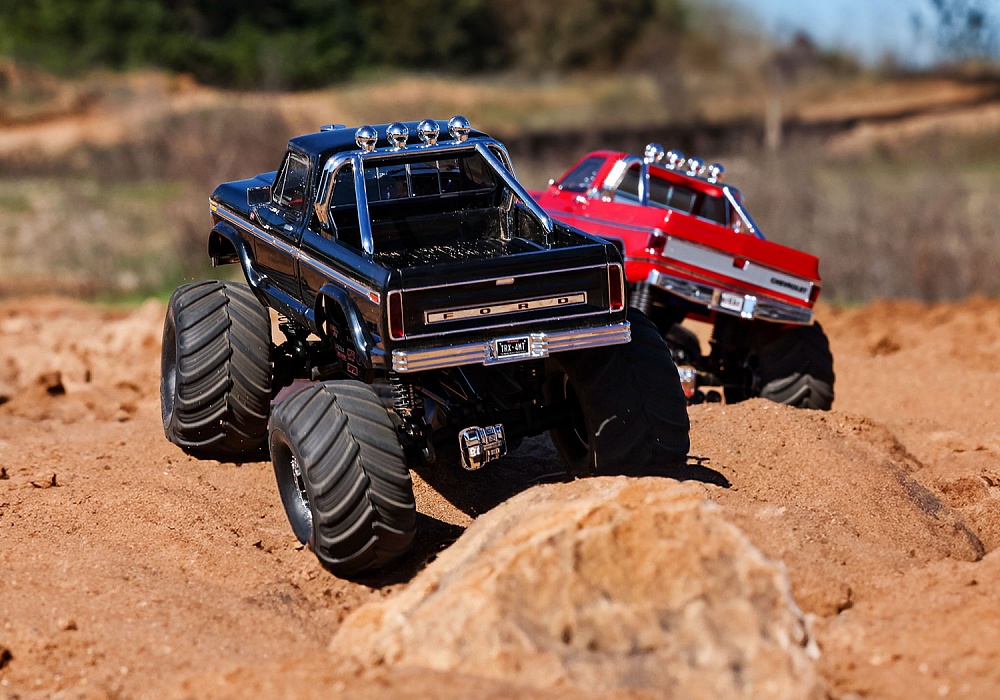 98044-1-trx-4mt-f150-monster-truck-action-black-4572